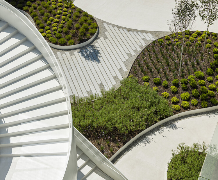 Campus Verde Oriente / LJ-Group Landscape Architecture + Saraiva + Associados + Kohn Pedersen Fox (KPF) - Imagen 5 de 24