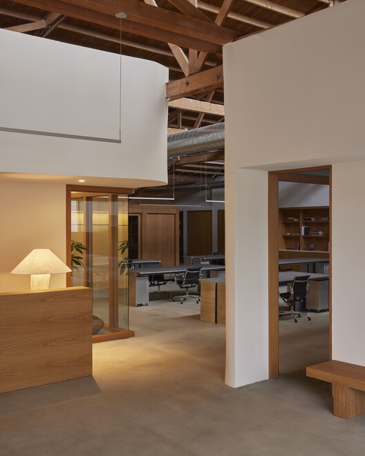 Ceremony of Roses Headquarters / 22RE - Interior Photography, Kitchen, Wood, Lighting, Beam, Glass, Chair