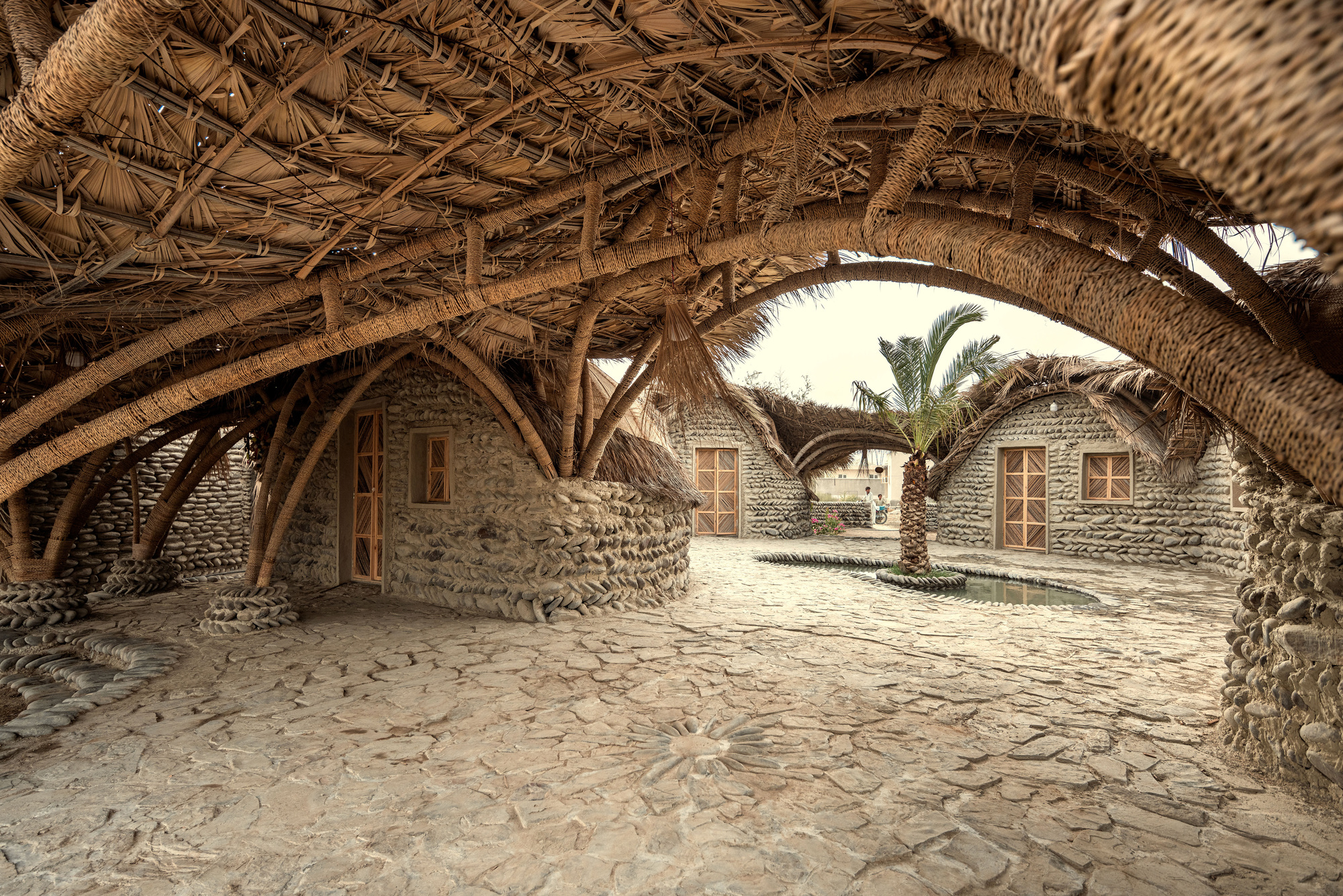 Nedarag Guesthouse / Next OfficeAlireza Taghaboni