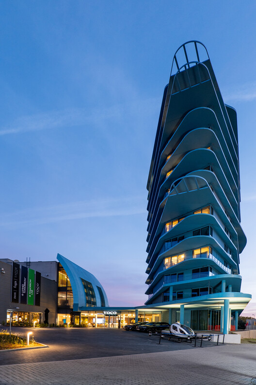 Closing the Water Loop with Greywater Recycling in the Bathroom - Image 10 of 15