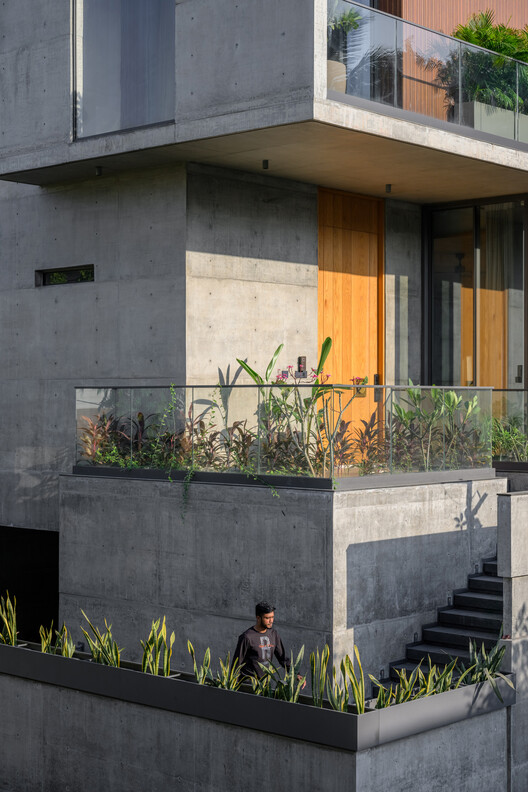 Twin House / Design Work Group Twin House / Design Work Group - Exterior Photography, Balcony, Concrete