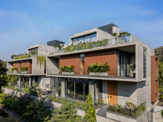 Twin House / Design Work Group