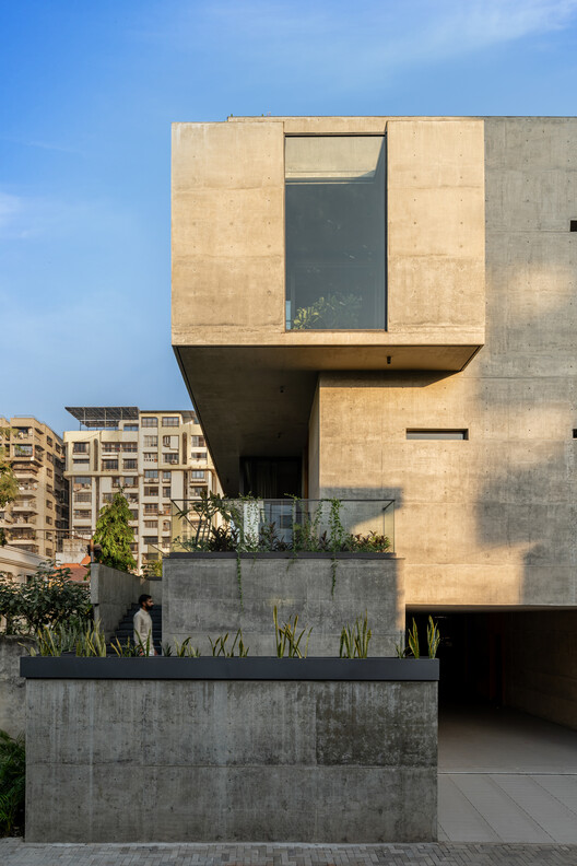 Twin House / Design Work Group Twin House / Design Work Group - Exterior Photography, Balcony, Concrete