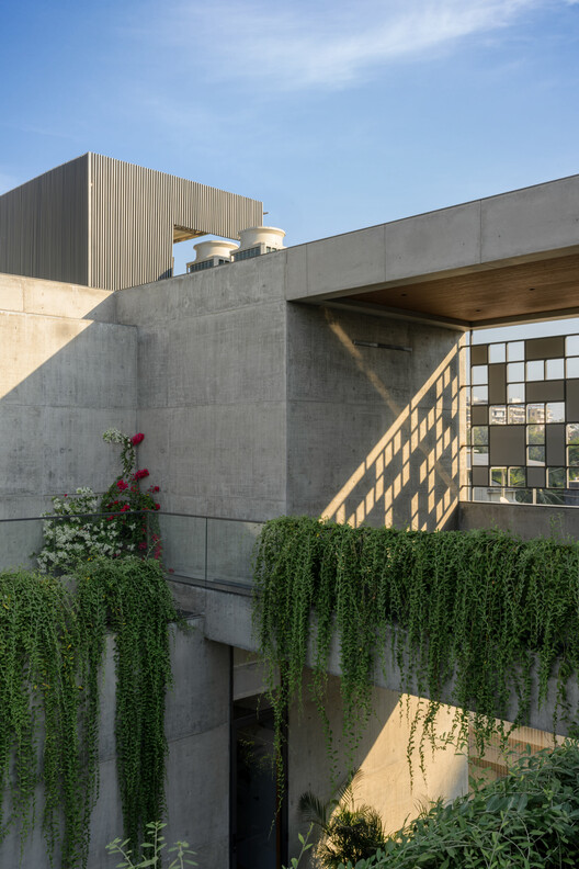 Twin House / Design Work Group Twin House / Design Work Group - Image 8 of 27