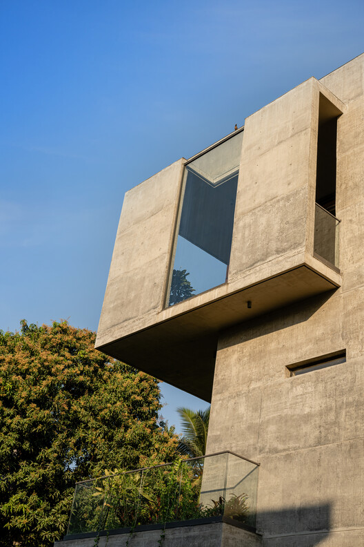 Twin House / Design Work Group Twin House / Design Work Group - Exterior Photography, Concrete, Balcony