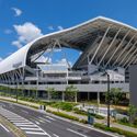 Edion Peace Wing Hiroshima / TOHATA ARCHITECTS & ENGINEERS, INC. + ENVIRONMENT DESIGN INSTITUTE + TAISEI DESIGN Planners Architects & Engineers - Exterior Photography, Stadiums