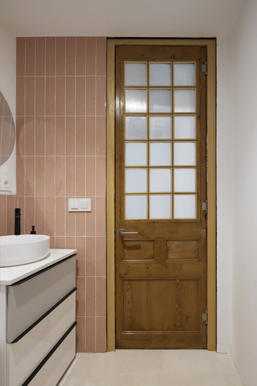 Reabilitação de Casa-Ateliê de Vidro Soprado em Barcelona / Nomadas Architecture Reabilitação de Casa-Ateliê de Vidro Soprado em Barcelona / Nomadas Architecture - Imagem 11 de 23