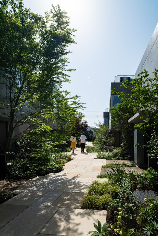 Nishiogi Comichi Terrace / Naruse Inokuma Architects - Exterior Photography, Garden