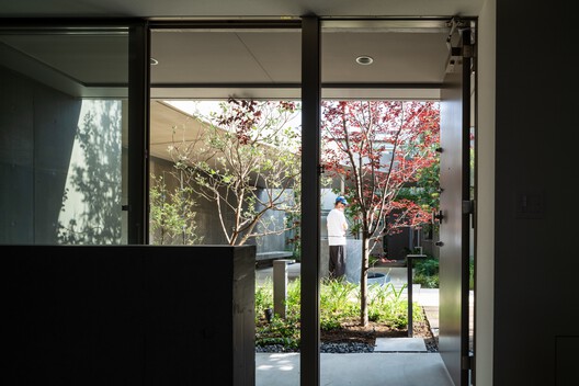 Nishiogi Comichi Terrace / Naruse Inokuma Architects - Interior Photography, Glass, Concrete