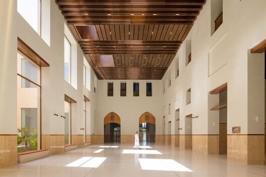 Plaza Cultural de Yeda / Urko Sanchez Architects - Fotografía interior, Arcada