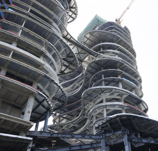 扎哈事务所深圳一丹中心封顶，层叠“城市峡谷” - 11 的图像 12