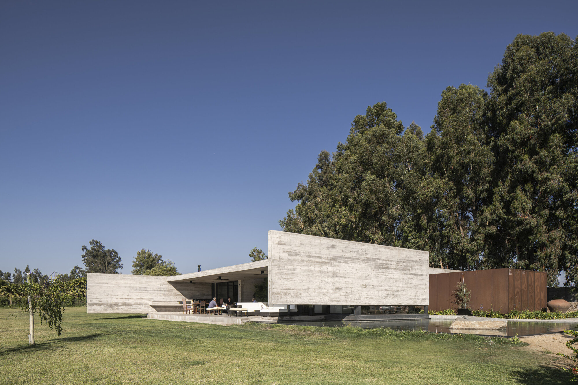 House La Primavera / Nicolas Vicente