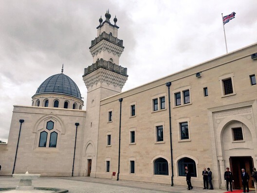 Abdelwahed El-Wakil Receives the 2025 Tamayouz Lifetime Achievement Award - Image 15 of 18