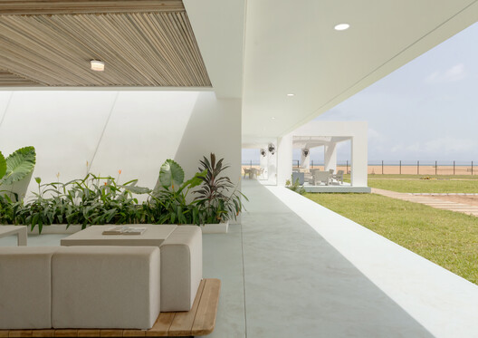 Fowóralé II. - Beach House / Oshinowo Studio - Interior Photography
