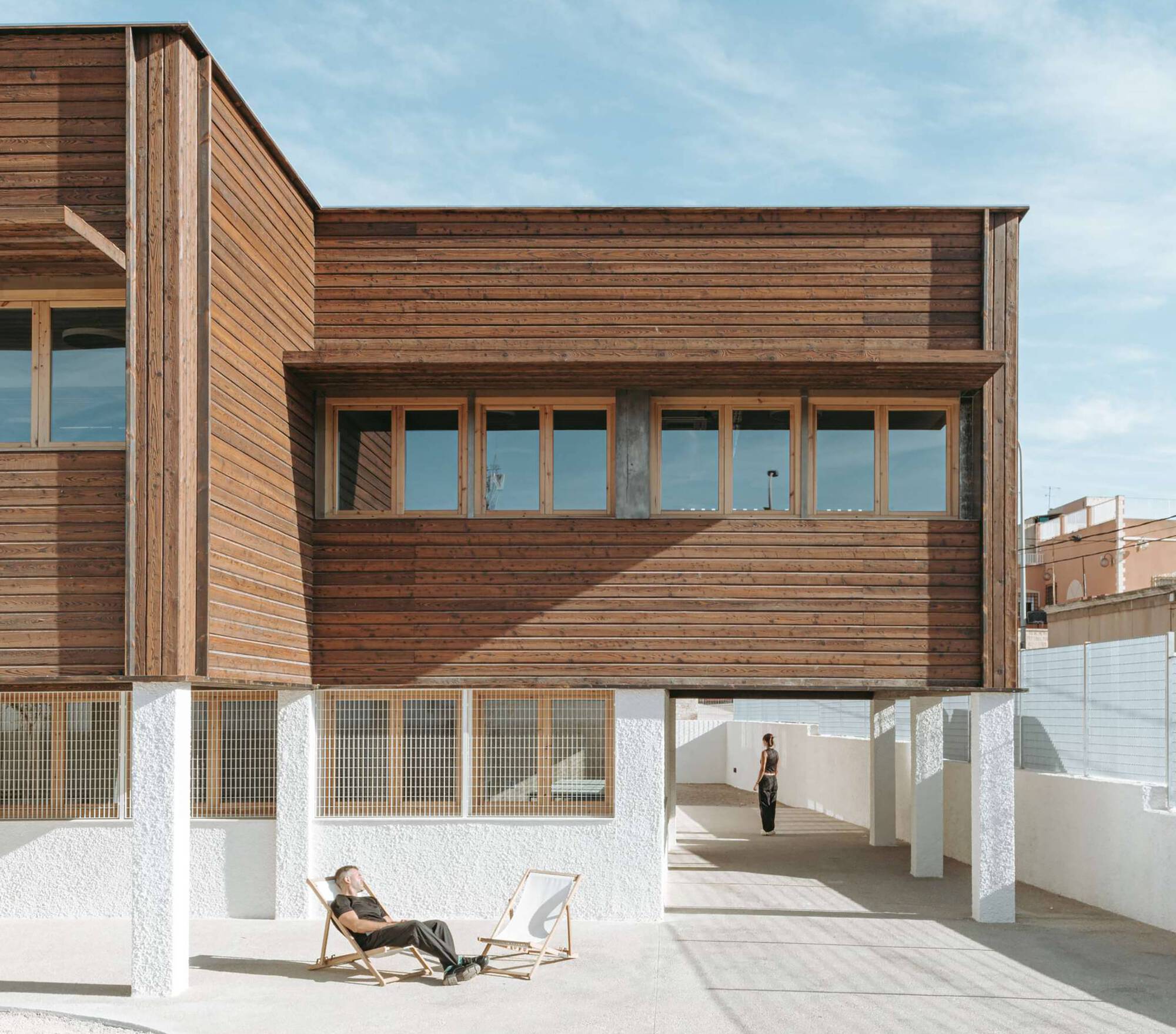 Hotel + Social Community Center / MEII ESTUDIO