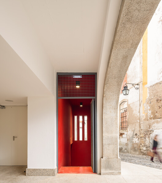Salón Central Eborense / ateliermob - Fotografía de Interiores