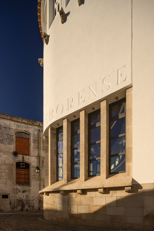 Salón Central Eborense / ateliermob - Fotografía interior