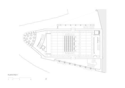 Salón Central Eborense / ateliermob - Imagen 26 de 32