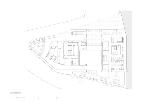 Salón Central Eborense / ateliermob - Imagen 25 de 32