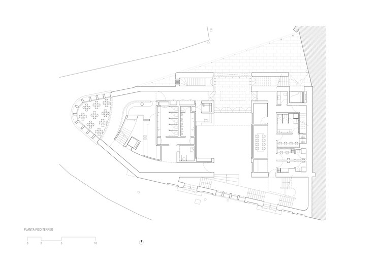 Salón Central Eborense/ateliermob - Imagen 25 de 32