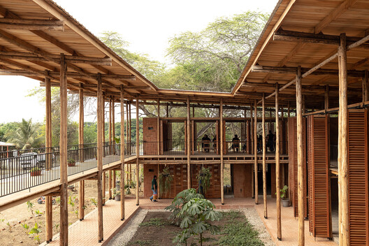 Community-Centered Architecture: Redefining the Role of Architects in South America - Image 7 of 20