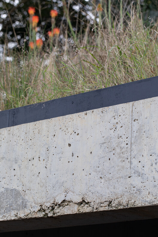 The Folly Multi-Purpose Retreat / Common Architecture The Folly Multi-Purpose Retreat / Common Architecture - Exterior Photography, Concrete