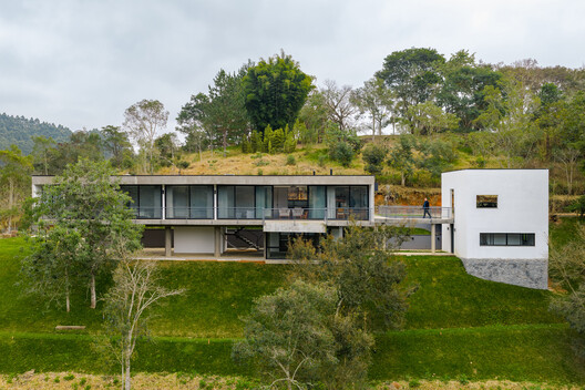 Casa SAP / Estúdio Brasileiro de Arquitetura + Ateliê AU - Imagen 17 de 28