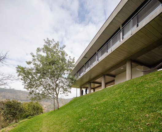 Casa SAP / Estúdio Brasileiro de Arquitetura + Ateliê AU - Imagen 2 de 28