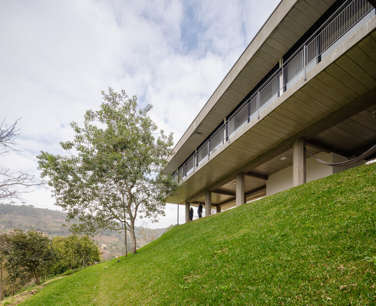 Casa SAP / Estúdio Brasileiro de Arquitetura + Ateliê AU - Imagen 2 de 28