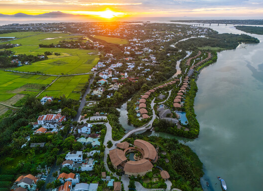 Namia River Retreat / LJ-Group Landscape Architecture + T3 ARCHITECTS Namia River Retreat / LJ-Group Landscape Architecture + T3 ARCHITECTS - Image 28 of 31