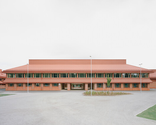 Sammontalo - School and Multipurpose Center / NERVIN architecture