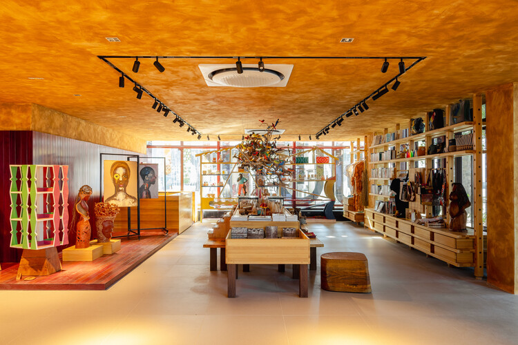 Museo Amazonas / Arquitectura + be.bo. Arquitecto - fotos interiores, madera, líneas.