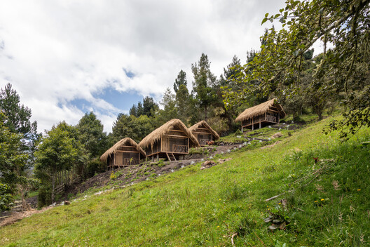 Módulos Habitacionales La Bocatoma / Cubbil studio Módulos Habitacionales La Bocatoma / Cubbil studio - Fotografía exterior, Bosque