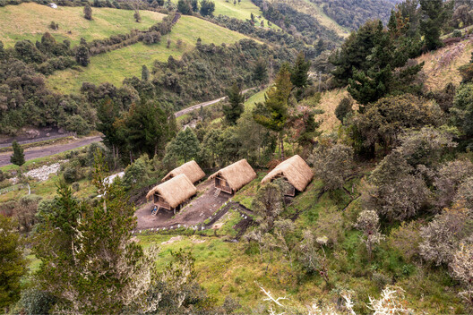 Módulos Habitacionales La Bocatoma / Cubbil studio Módulos Habitacionales La Bocatoma / Cubbil studio - Fotografía exterior, Bosque