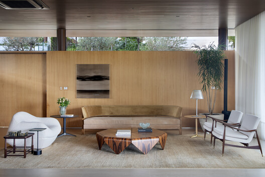 Casa Swiss / Studio Otto Felix - Fotografía interior, Sala de estar, Madera, Sillones, Mesas, Sillas, Iluminación