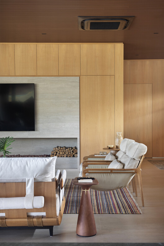 Casa Swiss / Studio Otto Felix - Fotografía interior, Madera, Sillones, Mesas, Iluminación, Sillas