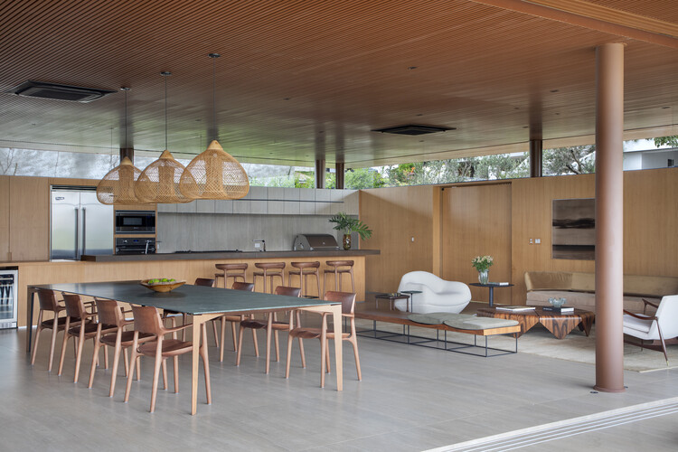 Casa Swiss / Studio Otto Felix - fotografía de interiores, cocina, madera, mesas, sillas