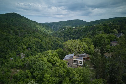 Casa Medník / päivä architekti - Fotografia de Exterior, Floresta