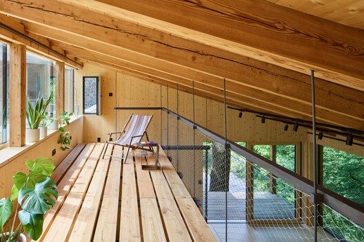 Casa Medník / päivä architekti - Fotografia de Interiores, Madeira, Escada, Viga