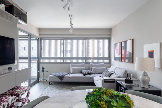 Edifício Cotoxó / SIAA + Eduardo de Almeida - Fotografía interior, Sala de estar, Sillones, Mesas, Iluminación, Sillas