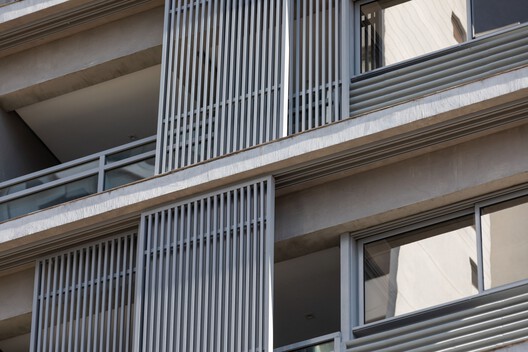 Edifício Cotoxó / SIAA + Eduardo de Almeida - Fotografía interior, Balcón, Vidrio, Concreto