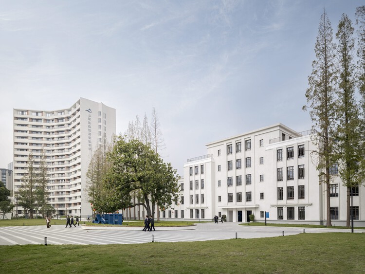 Shanghai Business School Caobao Road Campus - Simply Converted / gmp Architects - Exterior Photography, Facade