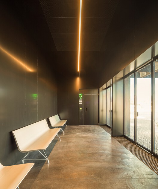 Centro intermodal de Lousada / spaceworkers Centro intermodal de Lousada / spaceworkers - Fotografía interior, Iluminación