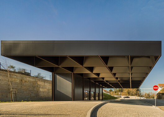 Centro intermodal de Lousada / spaceworkers Centro intermodal de Lousada / spaceworkers - Fotografía exterior, Concreto
