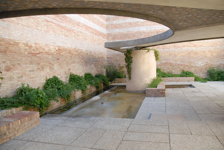 The Silent Pavilion: Carlo Scarpa and the Giardino delle Sculture at the Venice Biennale - Image 1 of 9