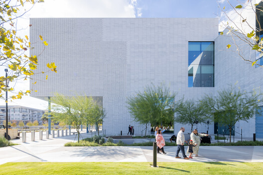 First Ismaili Center in the U.S., Designed by Farshid Moussavi Architecture, Opens in Houston - Image 8 of 22