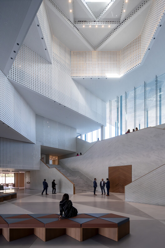 First Ismaili Center in the U.S., Designed by Farshid Moussavi Architecture, Opens in Houston - Image 5 of 22