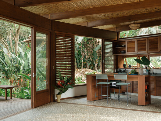 Casa da Figueira / Estúdio Lava - Fotografía interior, Cocina, Madera, Sillas, Fijación Vigas