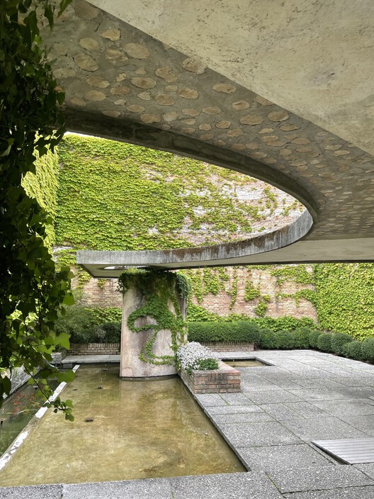 The Silent Pavilion: Carlo Scarpa and the Giardino delle Sculture at the Venice Biennale The Silent Pavilion: Carlo Scarpa and the Giardino delle Sculture at the Venice Biennale - Image 8 of 9