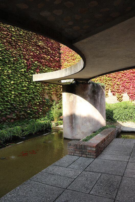 The Silent Pavilion: Carlo Scarpa and the Giardino delle Sculture at the Venice Biennale The Silent Pavilion: Carlo Scarpa and the Giardino delle Sculture at the Venice Biennale - Image 4 of 9
